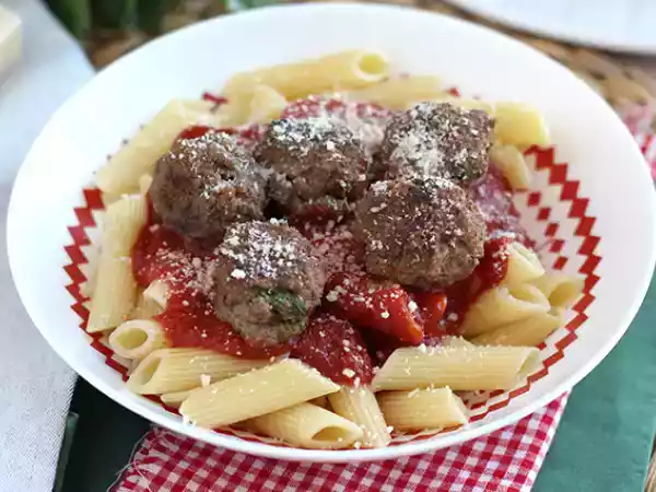 Receita Almôndegas de carne e parmesão