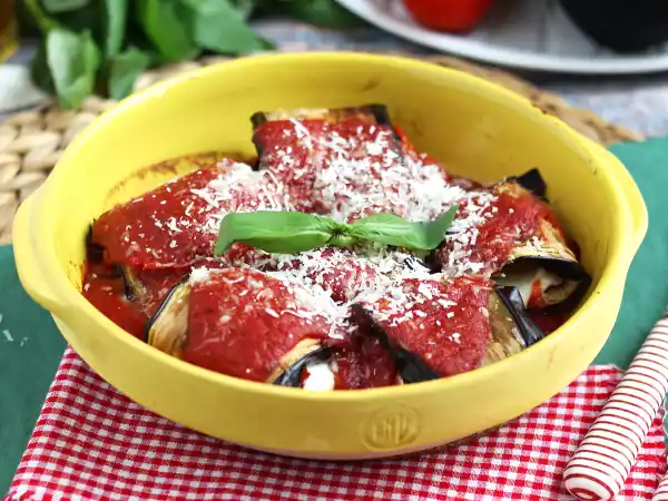 Receita Rolos de berinjela à parmegiana