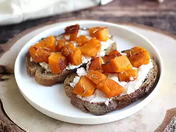 Receita Tosta de ricota, abóbora e ovo