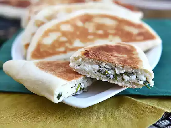 Receita Pão turco recheado na frigideira, o gözleme