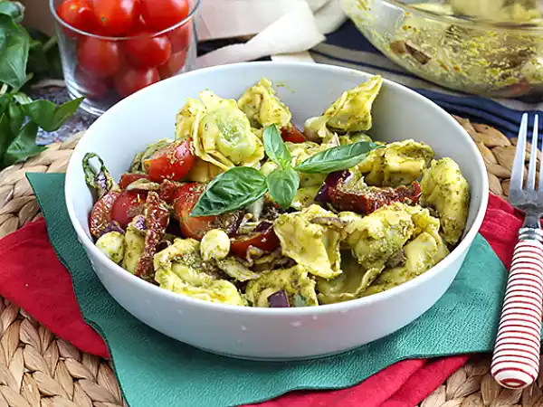 Receita Salada de tortellini e pesto