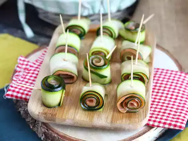Receita Rolinhos de curgete (abobrinha) e salmão fumado