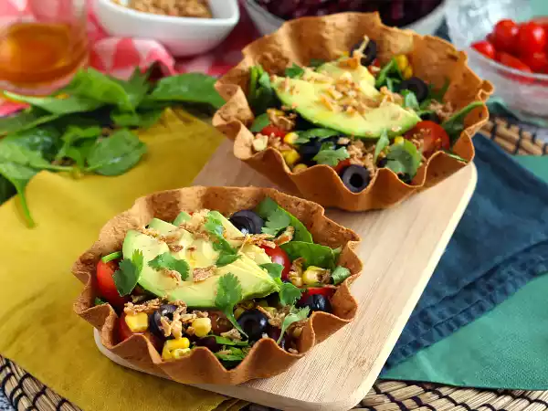Receita Cesta de tortilha com salada (tortilla bowls)
