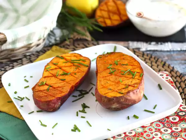 Receita Batata doce assada no forno com molho iogurte skyr