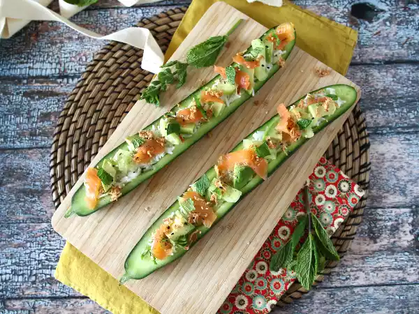 Receita Pepino recheado de arroz, salmão, abacate e hortelã