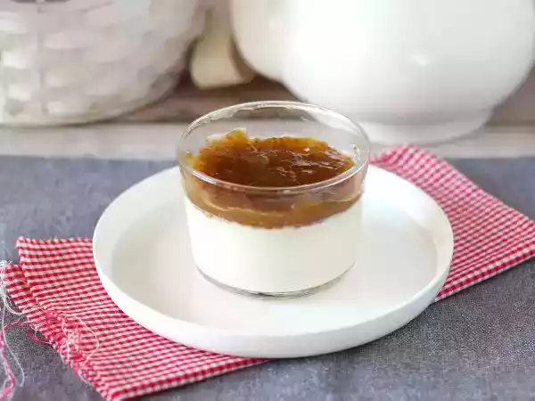 Receita Panna cotta de baunilha com coulis de figo