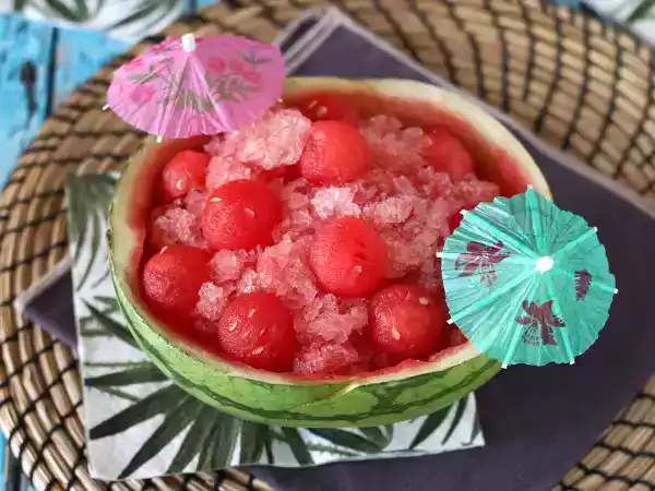 Receita Melancia frose : a raspadinha de rosé que virou coquetel