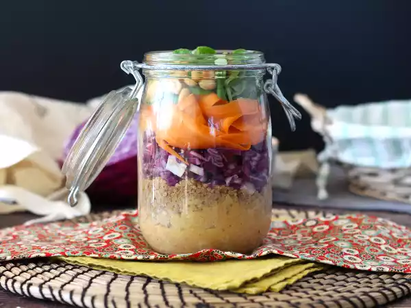 Receita Como montar salada no pote?