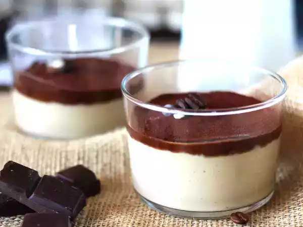 Receita Creme de café com cobertura de chocolate e café