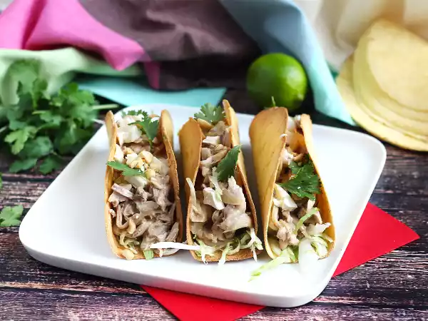 Receita Tacos crocante com frango e molho satay