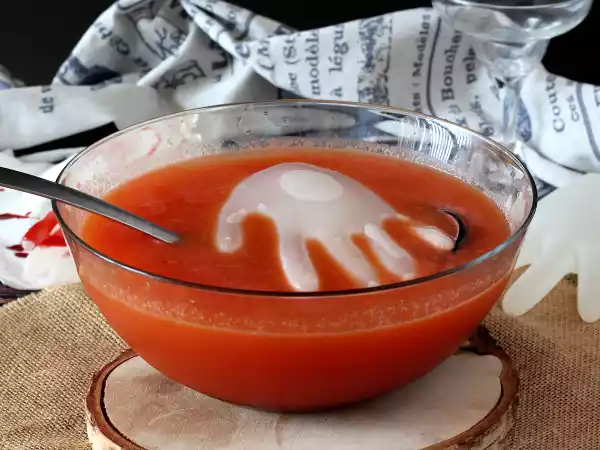Receita Coquetel halloween com mão de gelo