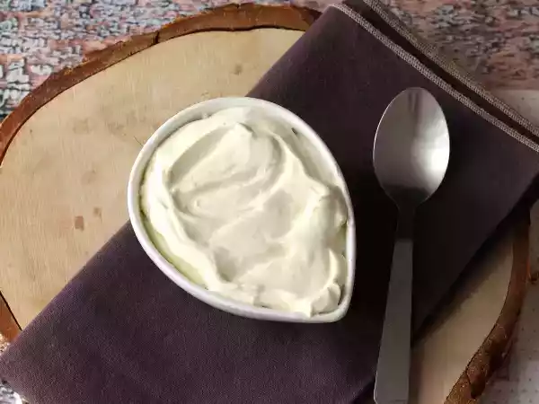 Receita Chantilly sabor baunilha, o creme perfeito para bolos