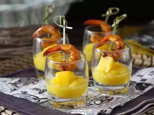 Receita Copinhos de camarão e manga, o aperitivo refrescante