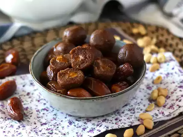 Receita Energy balls de tâmaras com pasta de amendoim