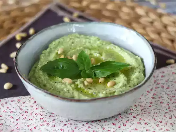 Receita Pesto de curgetes (abobrinha), o molho saudável e sem cozedura (cozimento)