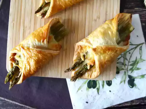 Receita Folhados de espargos (aspargos), queijo e presunto!