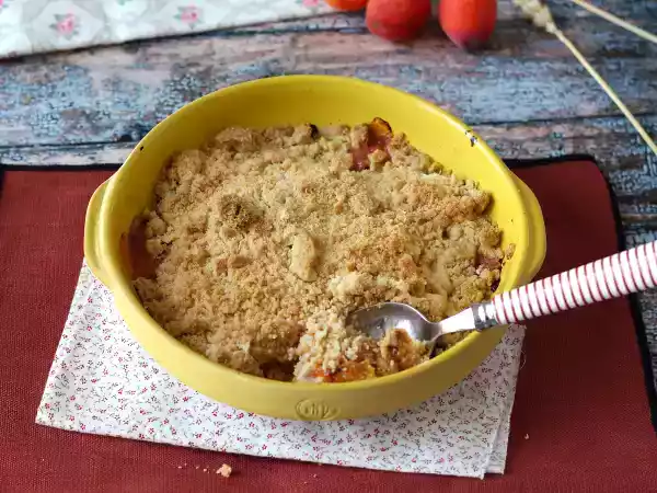 Receita Crumble de damascos, uma receita crocante por fora e macia por dentro!