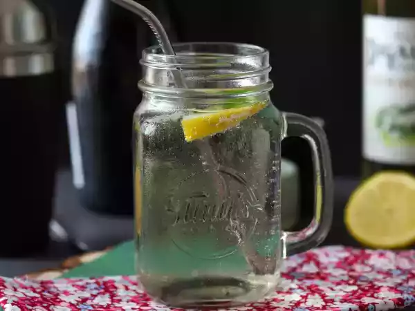 Receita Spritz hugo com xarope de flor de sabugueiro!