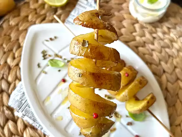 Receita Batata espiral no palito, a técnica infalível sem máquina