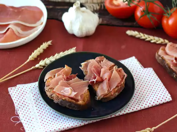 Receita Tapas de tomate e presunto cru (serrano)