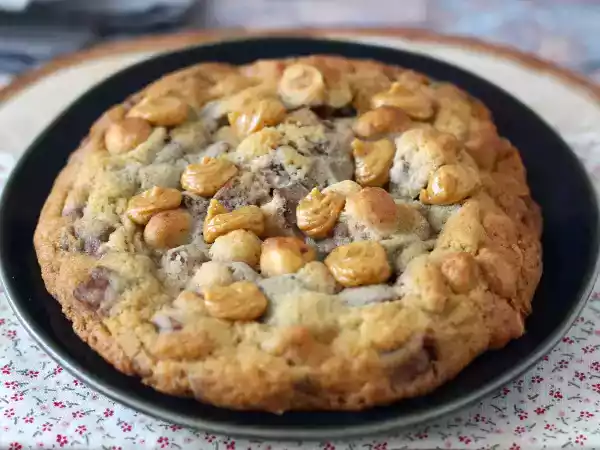 Receita Cookies extra grande xg de avelãs e chocolate