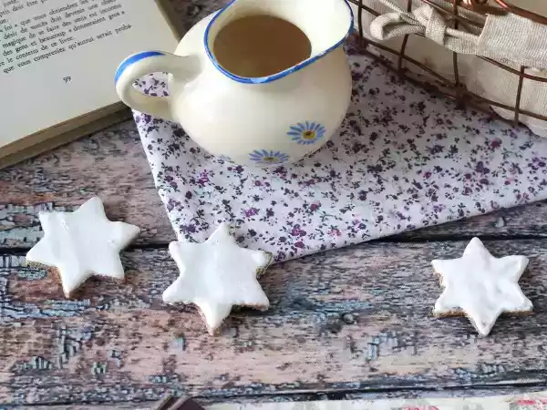 Receita Biscoitos estrela de canela, o clássico do natal
