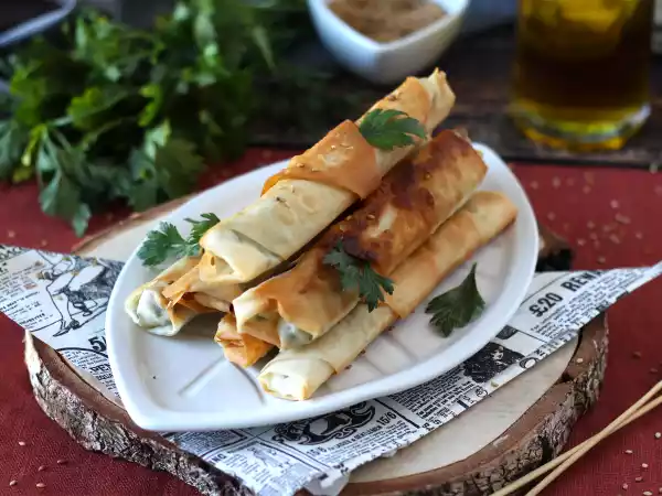Receita Börek de charuto, com queijo feta e salsinha