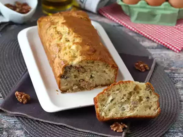 Receita Bolo salgado de bacon, queijo de cabra e nozes
