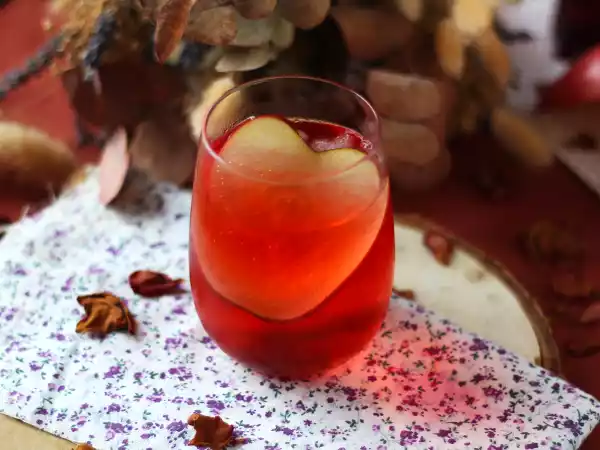 Receita Cranberry spritz, o drinque perfeito para o dia de são valentim