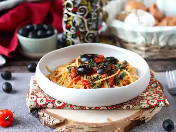 Receita spaghetti alla puttanesca o prato do pecado !