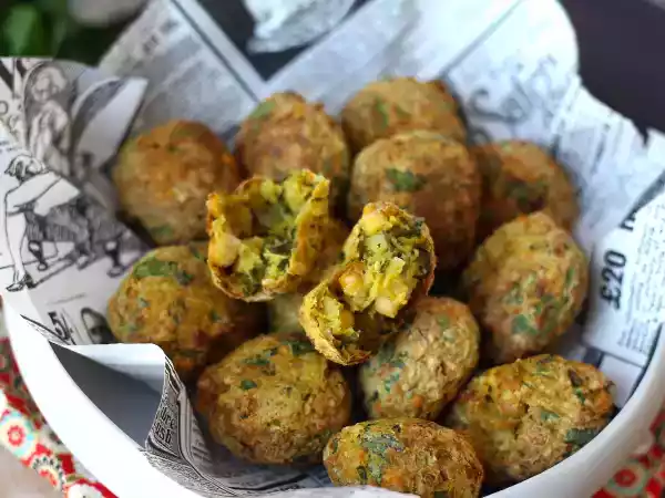 Receita Falafels na air fryer, o bolinho de grão de bico crocante e sem fritura!