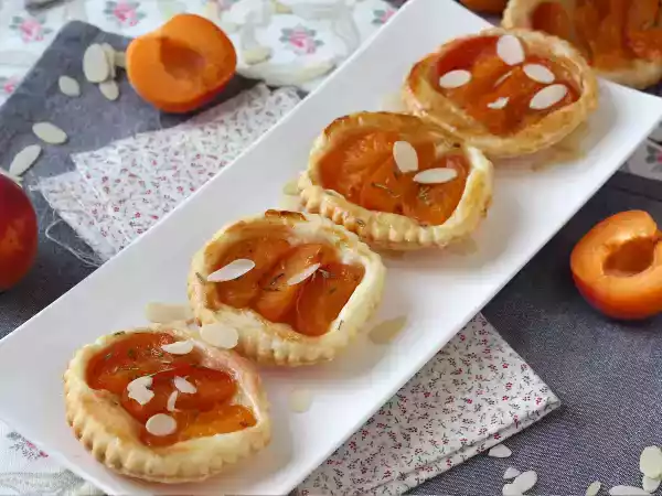Receita Mini tortas invertidas (tarte tatin) de damasco