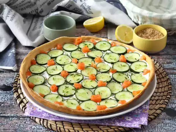Receita Torta super refrescante: ricota, pepino e salmão defumado