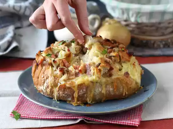 Receita Bola de pão recheado com queijo e bacon