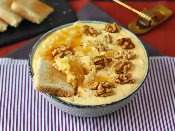 Receita Patê cremoso de abóbora e feta com toque de mel
