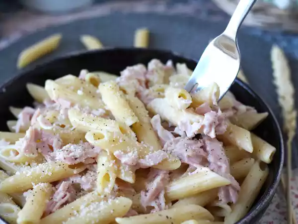 Receita Macarrão com natas (creme de leite) e presunto: almoço rápido e saboroso