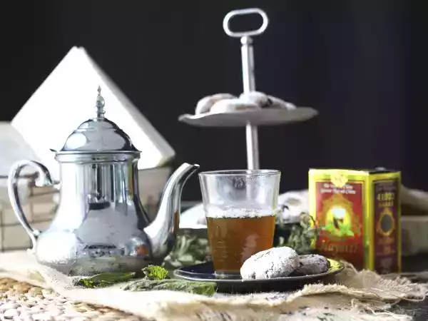 Receita Como preparar o autêntico chá de hortelã marroquino