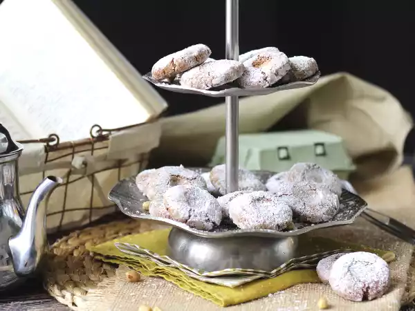 Receita Ghriba de coco, o delicioso biscoito marroquino que derrete na boca e não leva farinha!
