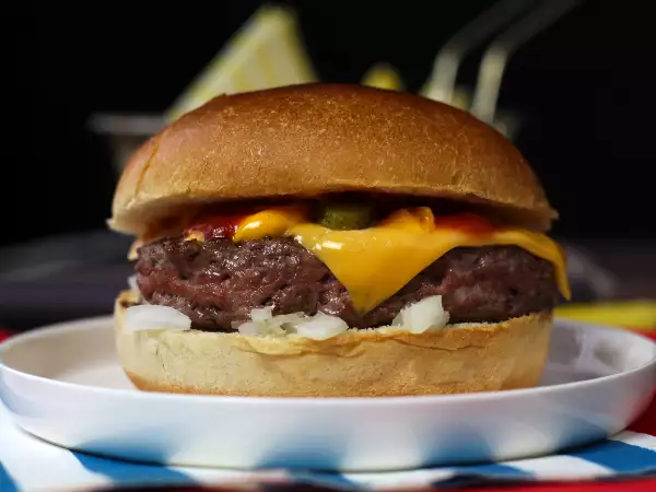 Receita Cheeseburger, o famoso hambúrguer que todo mundo adora!