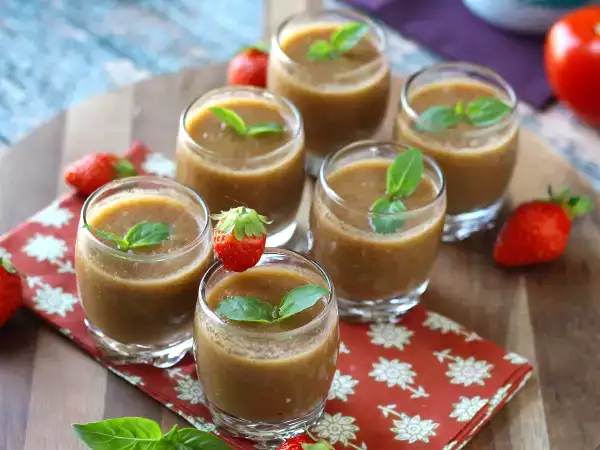 Receita Gaspacho de morangos e tomates: a entrada fresca e original do verão