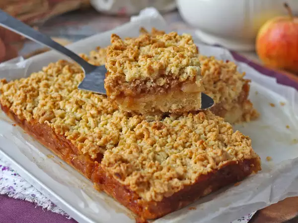 Receita Szarlotka: torta de maçã polonesa com cobertura crocante