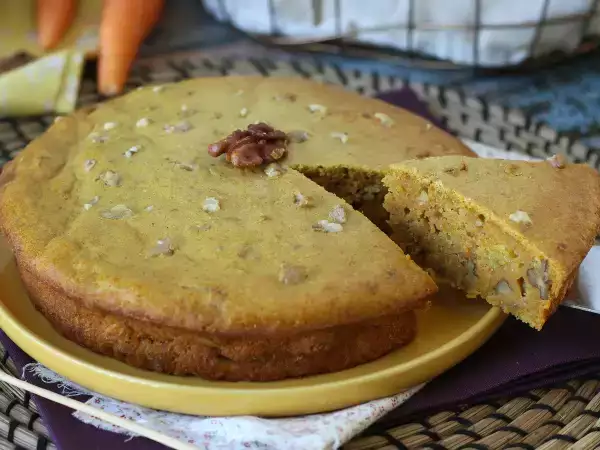Receita Bolo de cenoura e nozes: muito fofinho e húmido