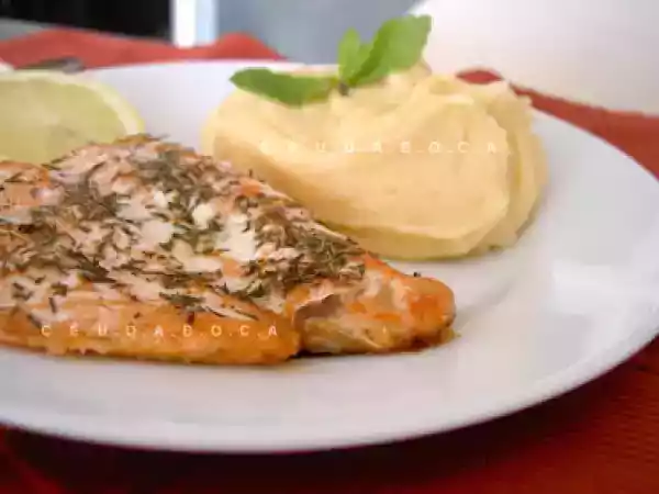 Receita Mini-prato de salmão com puré-mousse de batata