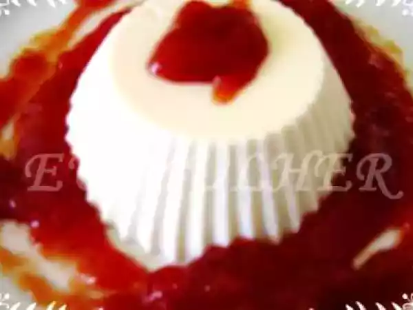 Receita Panna cotta com calda de goiaba