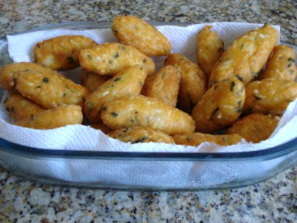 Receita Bolinho de arroz e batata recheado com queijo