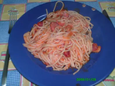 Receita Esparguete com chouriço, linguiça, fiambre e cogumelos em molho de tomate na bimby