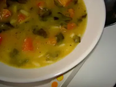 Receita Sopa de espinafres com cubos de abóbora e massinhas