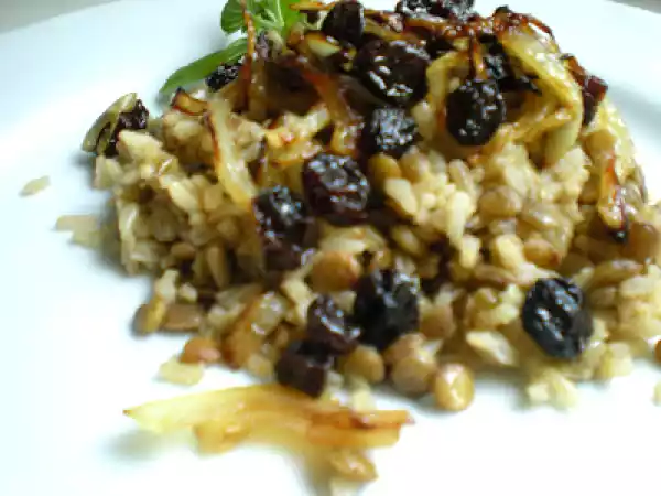 Receita Arroz integral com lentilhas e passas