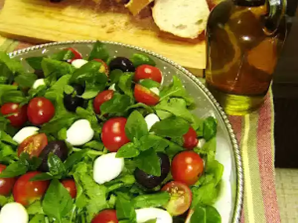 Receita Fresella - salada mediterrânea na torrada