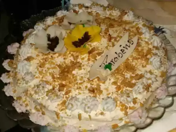 Receita Bolo de noz recheado com ovos moles